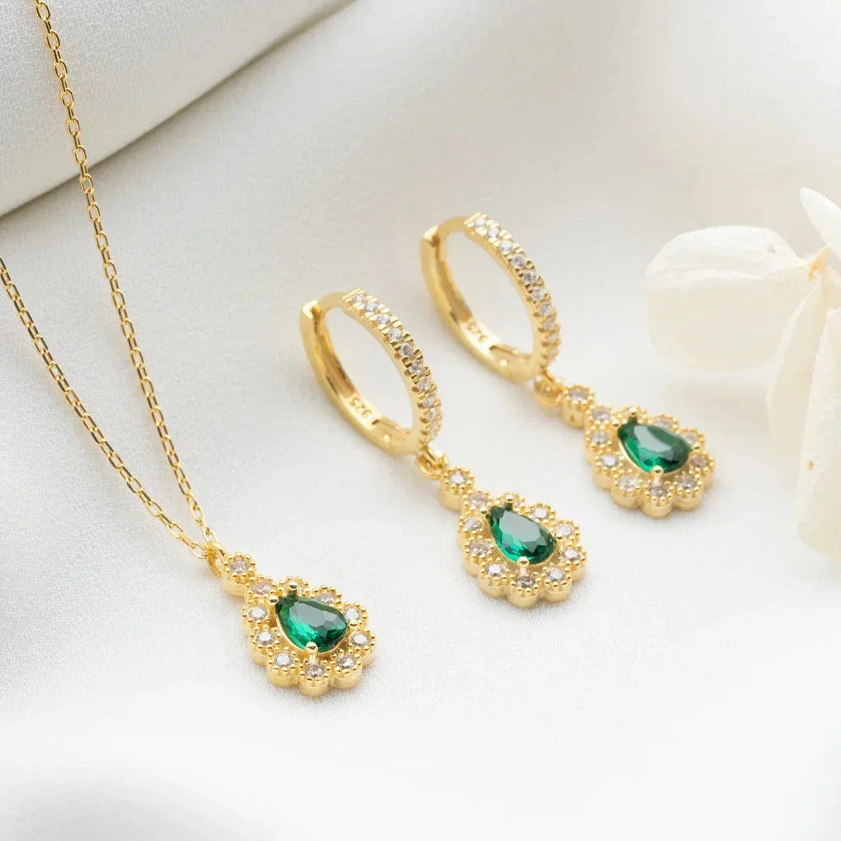 SMARAGDGRÜNE HALSKETTE OHRRINGE SET | 925 SILBER