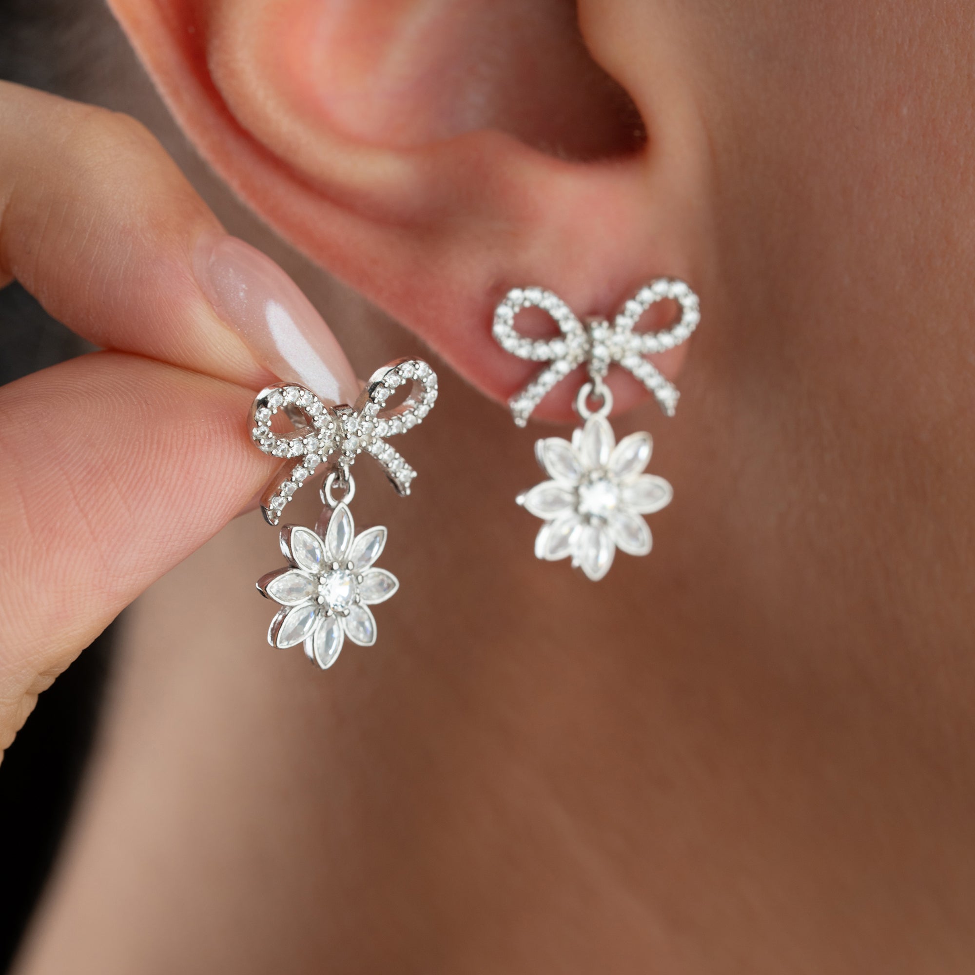 SCHLEIFE LOTUS OHRRINGE | 925 SILBER