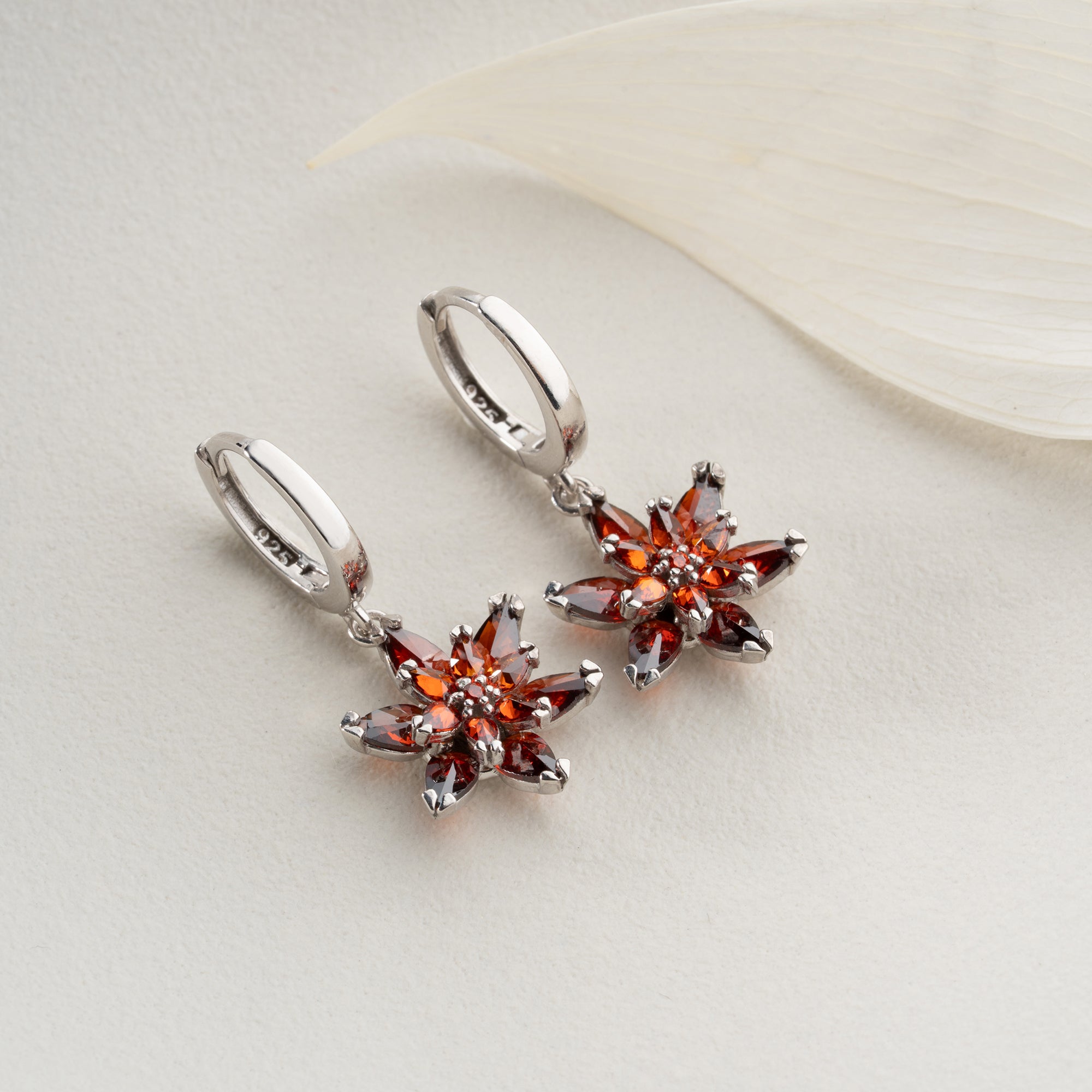 ROTE LOTUS OHRRINGE | 925 SILBER