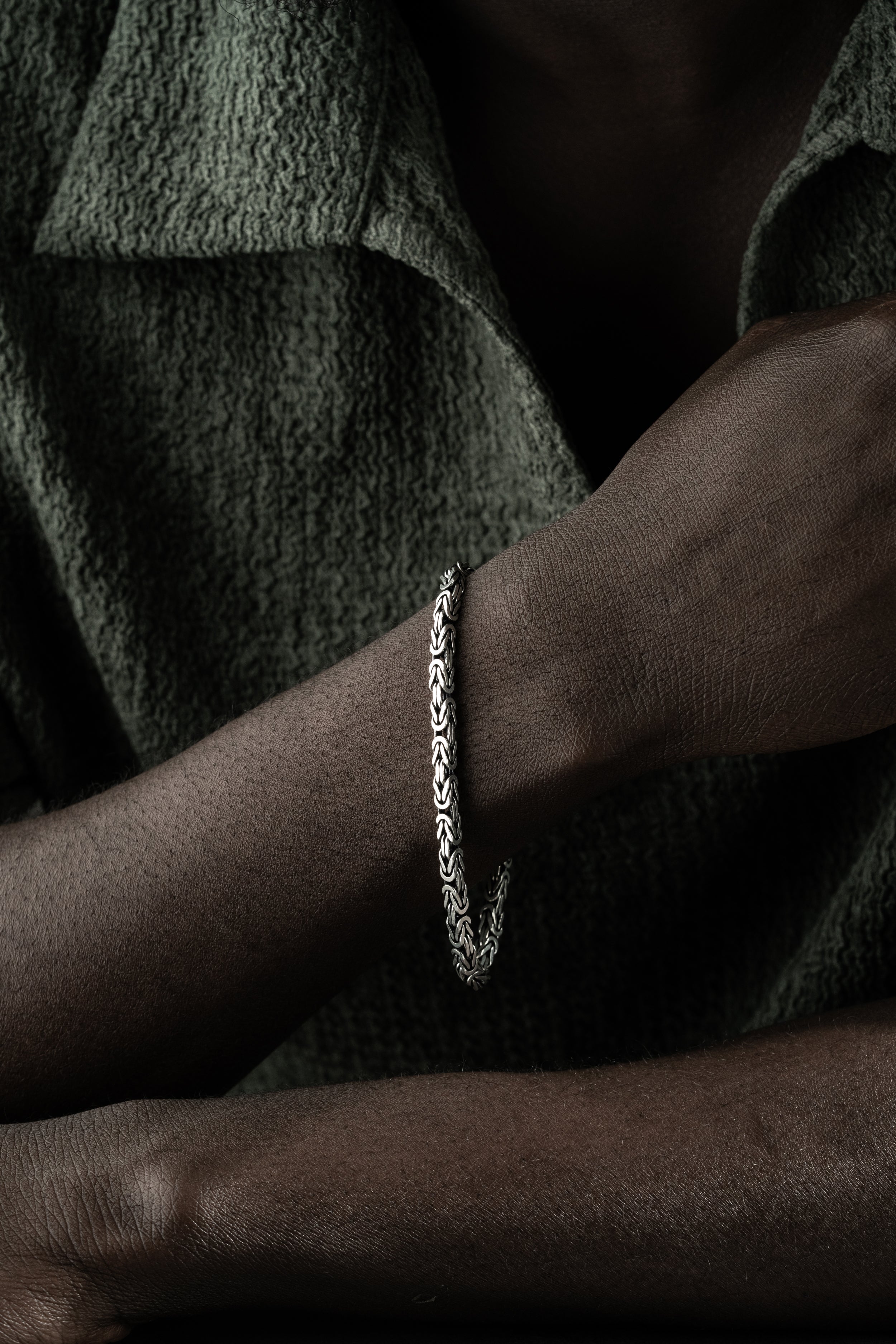 KÖNIGSARMBAND VIERKANT OXIDIERT 5MM | 925 SILBER.