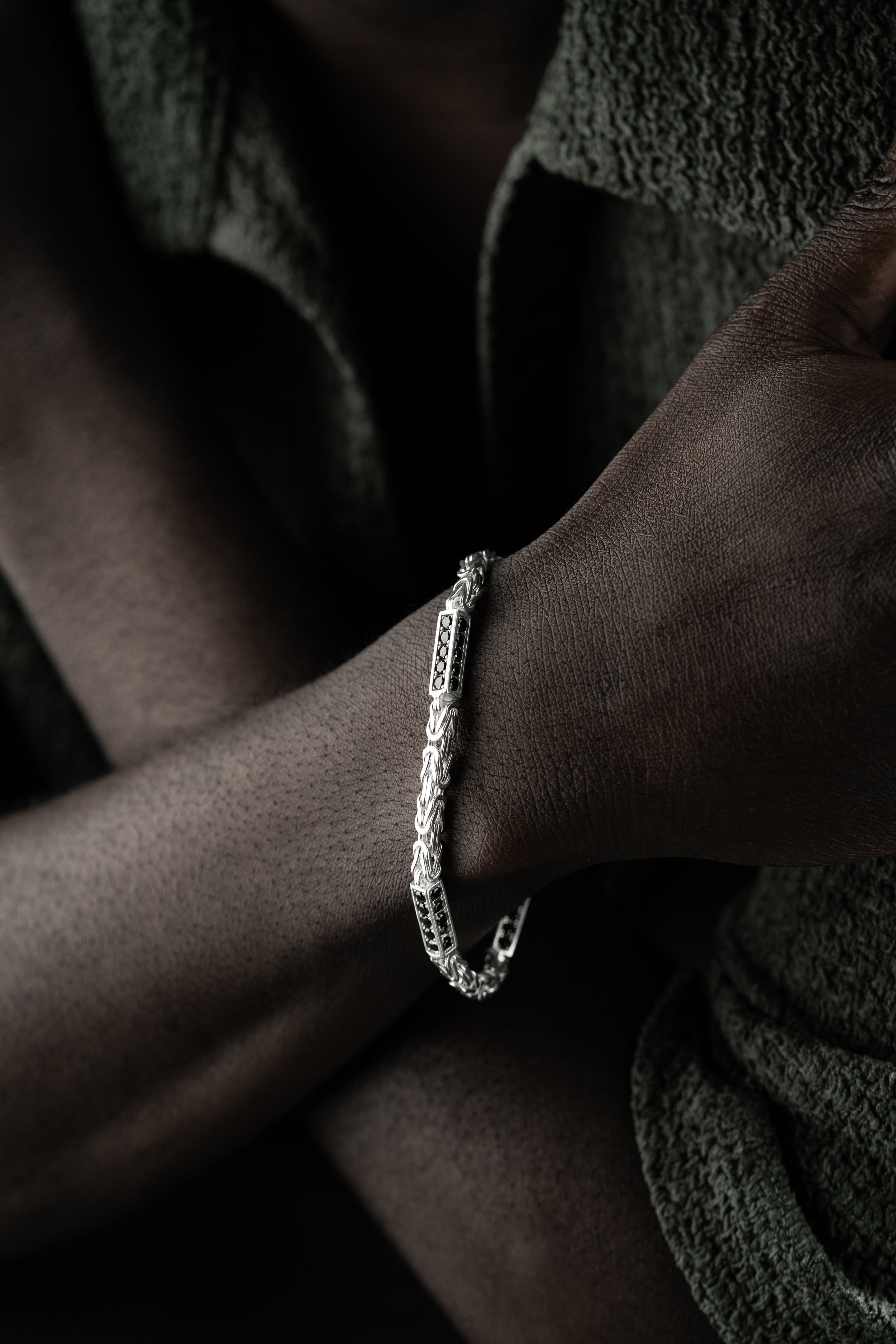 KÖNIGSARMBAND BLACK STRASSSTEIN 5MM | 925 SILBER.