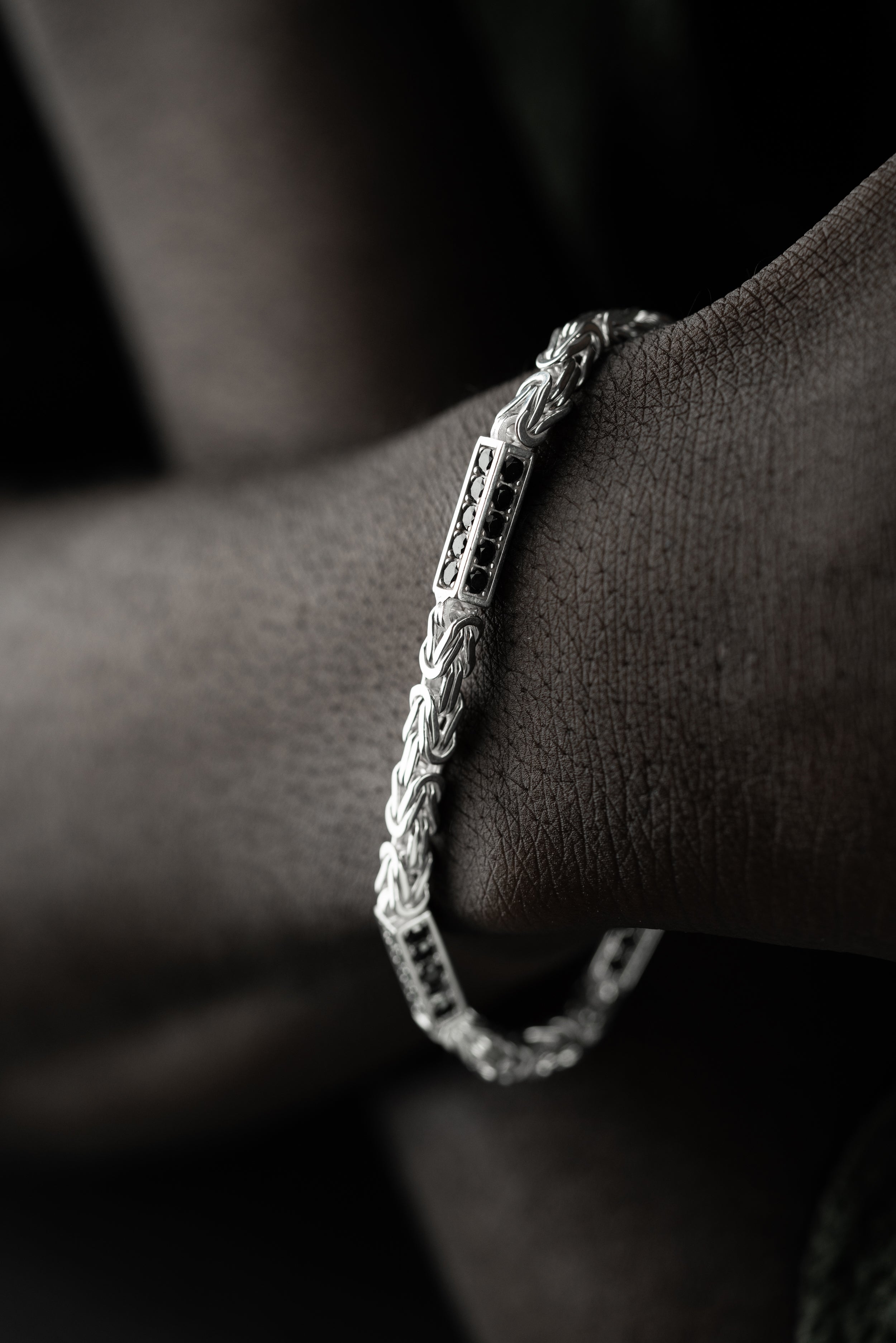 KÖNIGSARMBAND BLACK STRASSSTEIN 5MM | 925 SILBER.