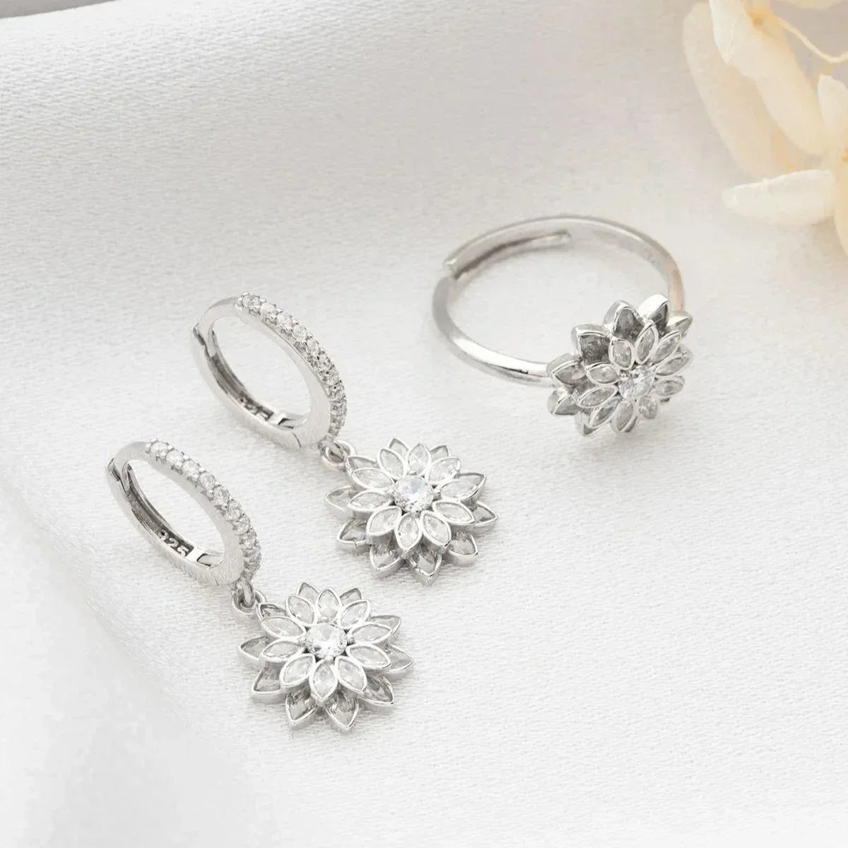 LOTUSBLUME RING OHRRING SET | 925 SILBER