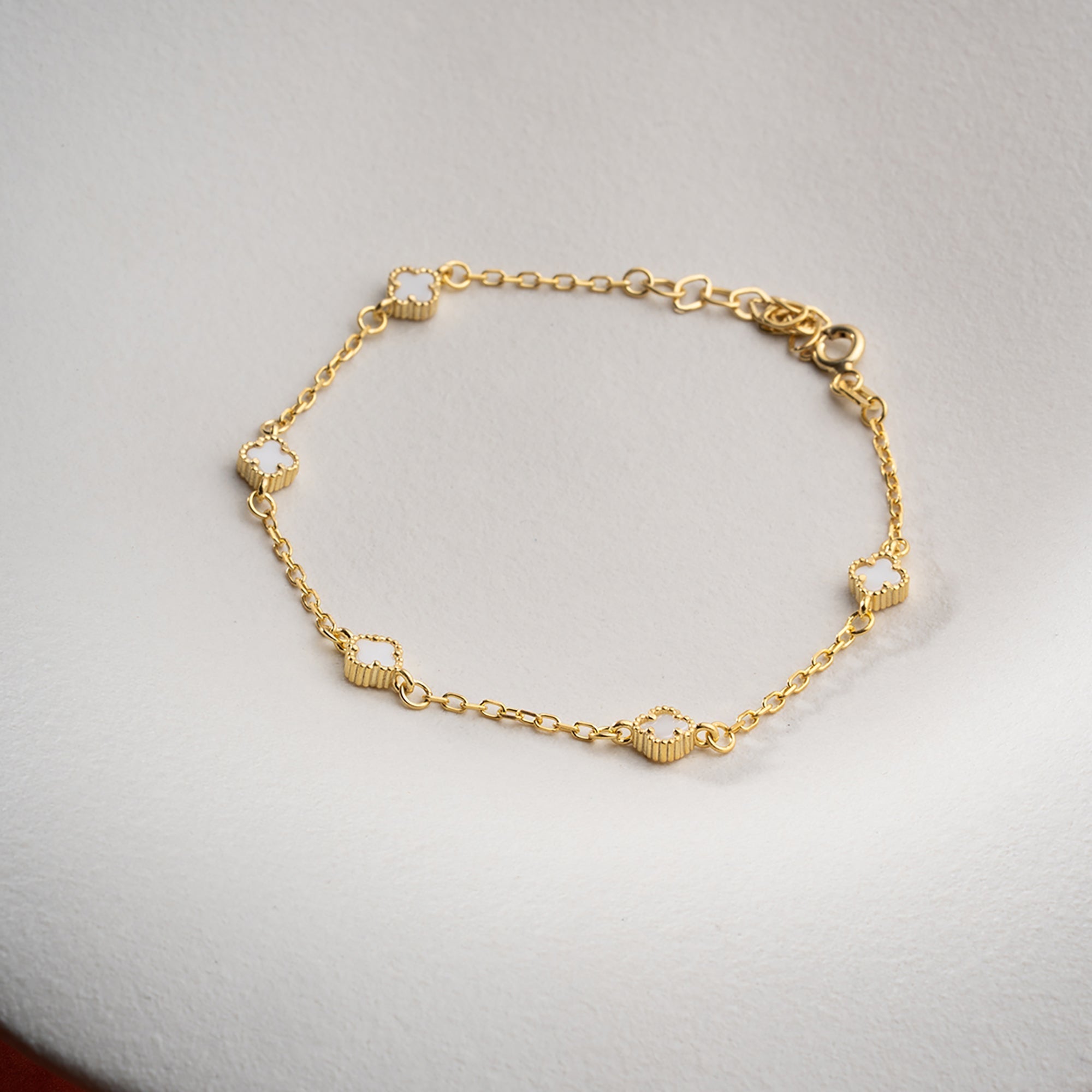 MINIMAL WEISSE KLEE ARMKETTE | 925 SILBER