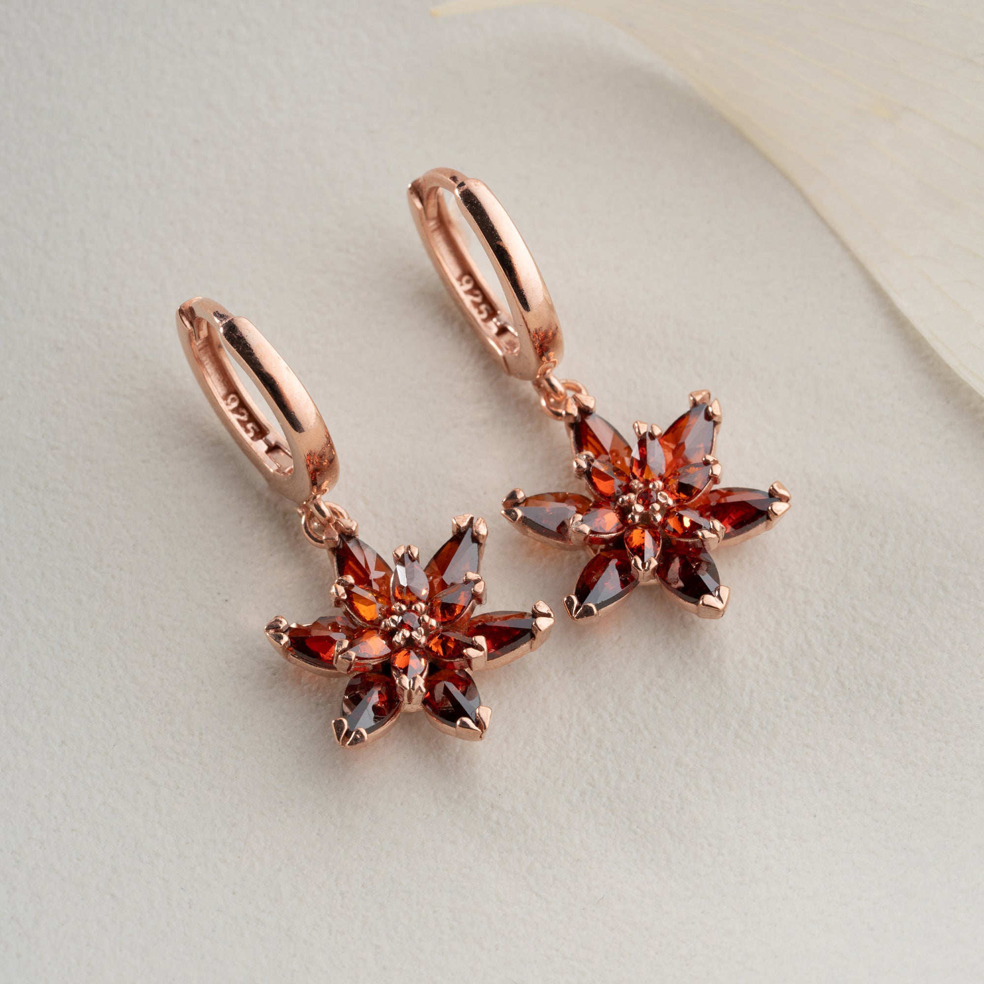 ROTE LOTUS OHRRINGE | 925 SILBER