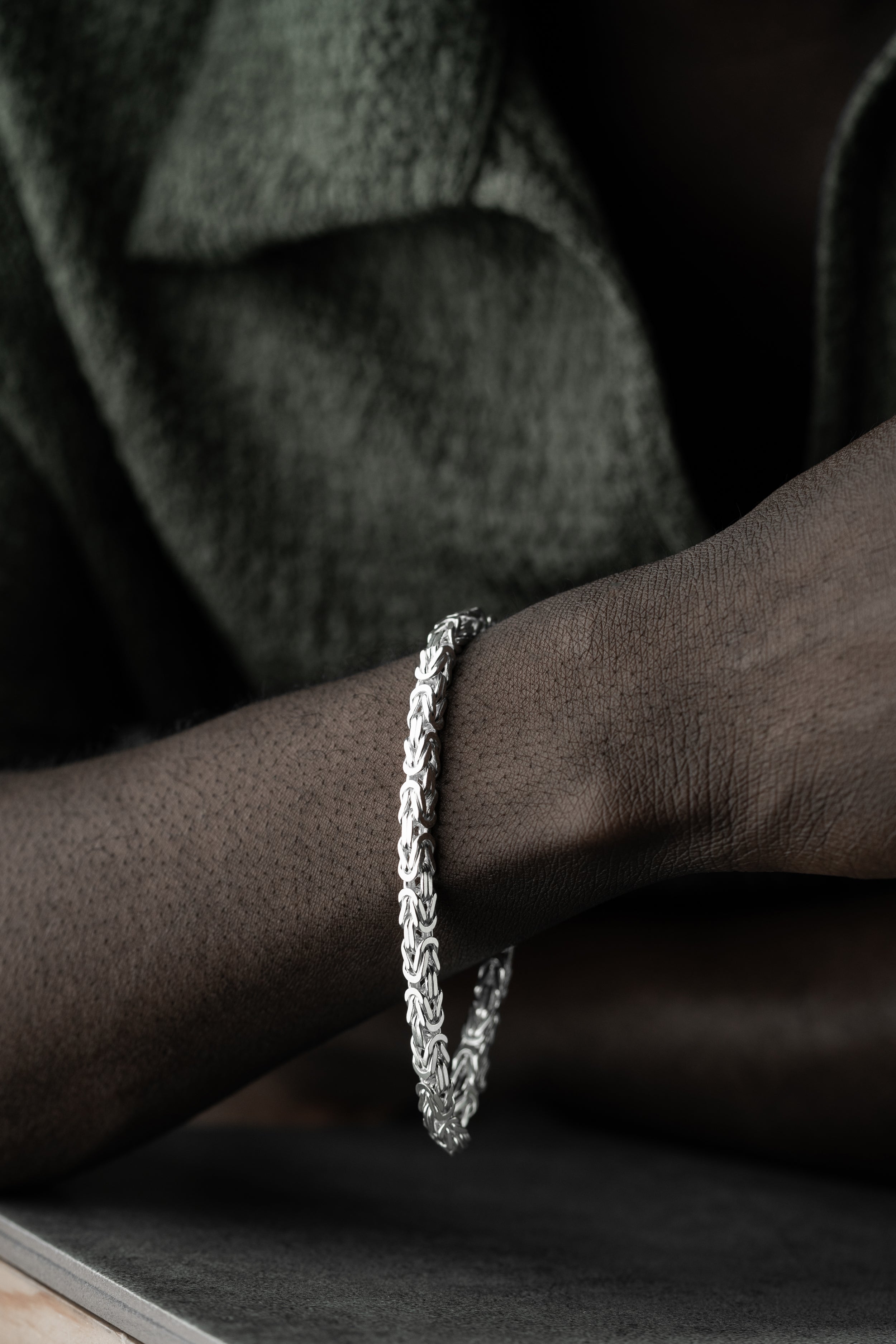 KÖNIGSARMBAND VIERKANT MASSIV 4MM | 925 SILBER.