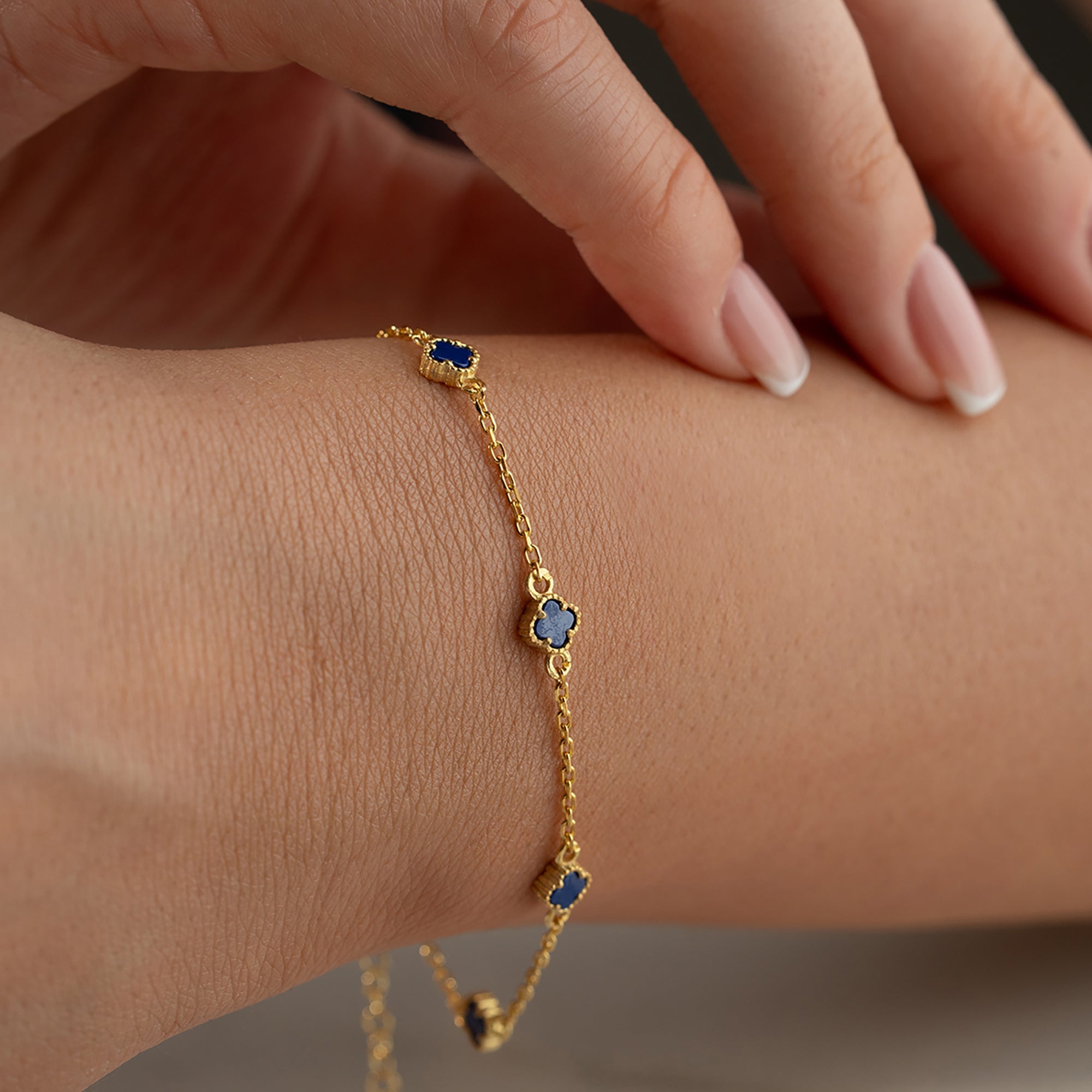 MINIMAL BLAUER KLEE ARMKETTE | 925 SILBER